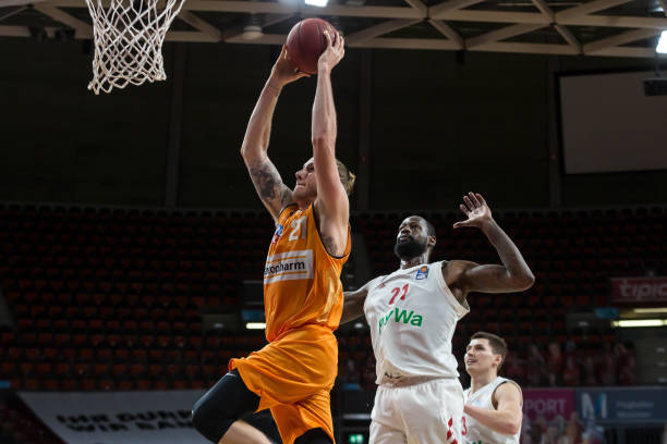 出了一个备 出了一个备