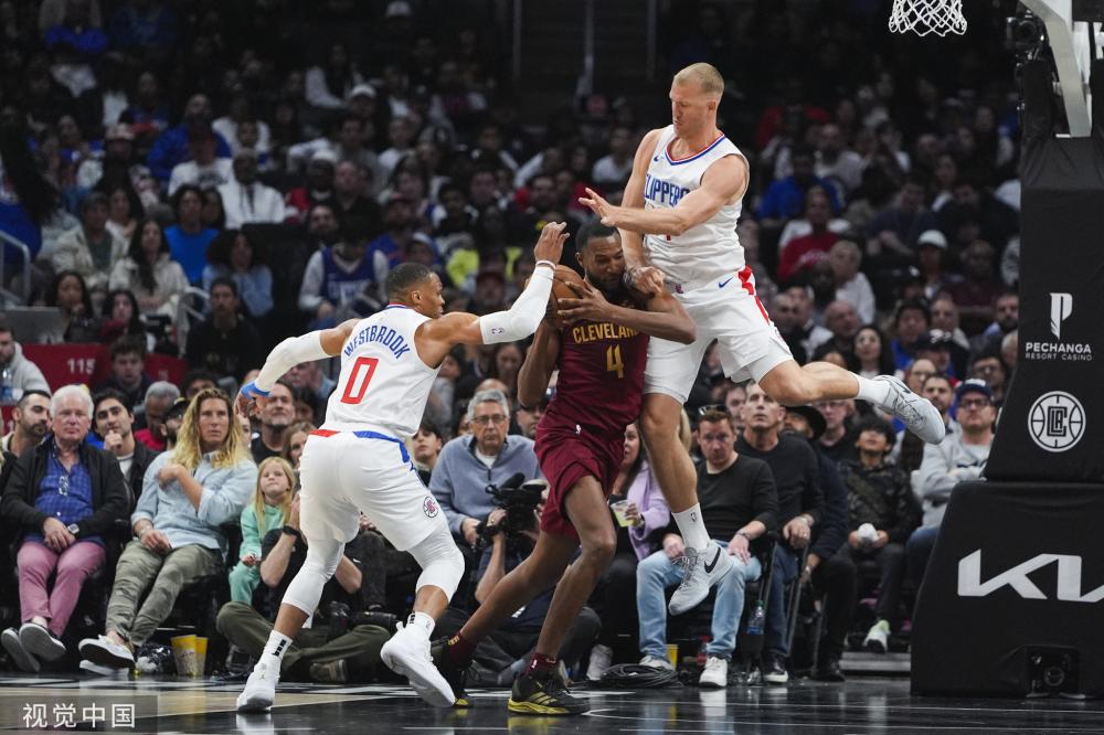 年轻的他也 年轻的他也